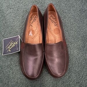 Brown Loafers Womens Shoes sz 8